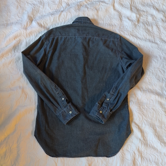 What Goes Around Comes Around chambray men's button down shirt. Small. - Picture 3 of 7